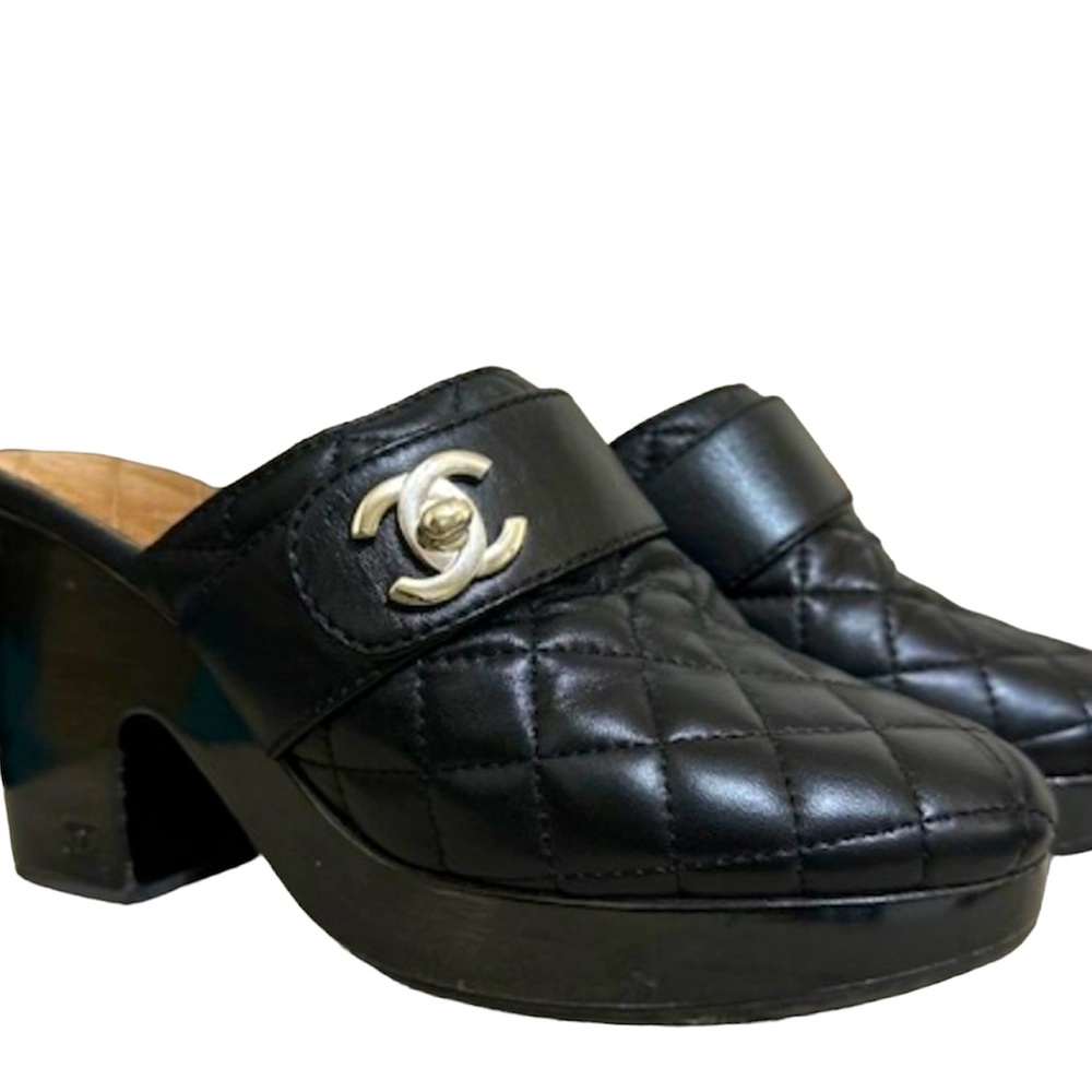 MAKE OFFER CHANEL Clogs Mules